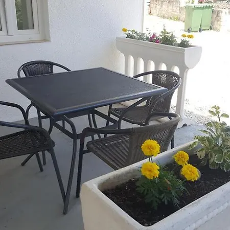 Pine بيت ضيافة *