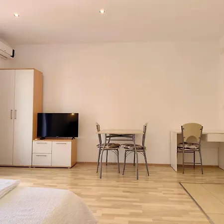 Konukevi Pine 3*