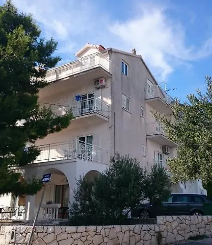 Guest house Pine Primosten